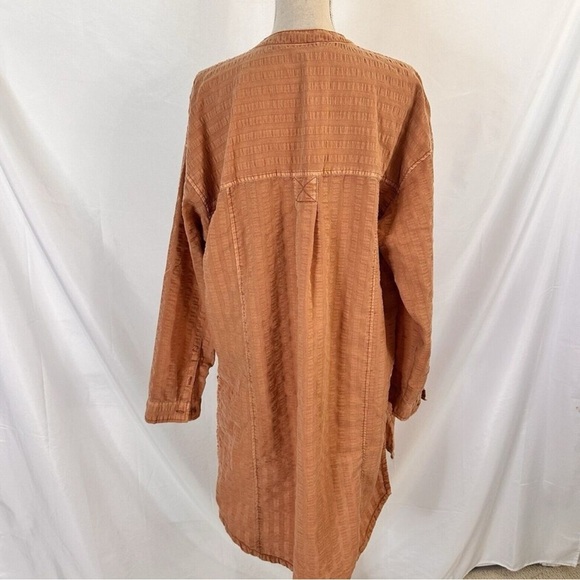 Anthropologie Pilcro Seersucker
Tunic Top Button down Dark
Orange LARGE Gauzy - Picture 4 of 7